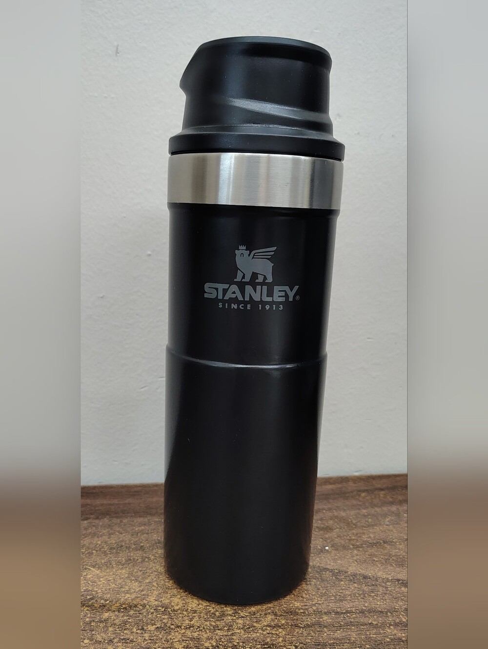 Stanley 16 oz Black Classic Trigger-Action Travel  Mug Insulated Stainless Steel